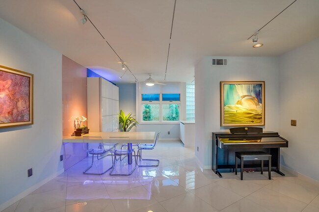 Building Photo - 1128 22nd St