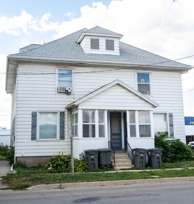 Building Photo - 518-518 W 6th St