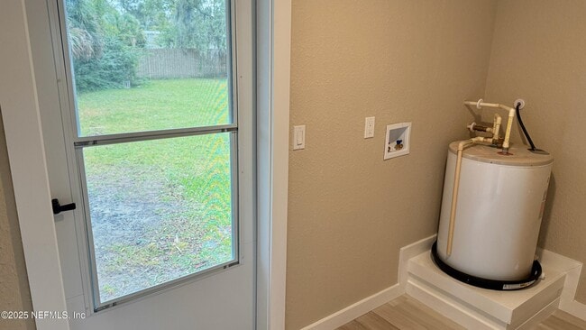 Building Photo - 696 Kestner Rd