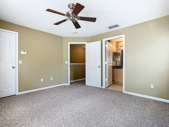 Building Photo - 2 Bedroom 2 Bathroom Townhome is Siena at ...