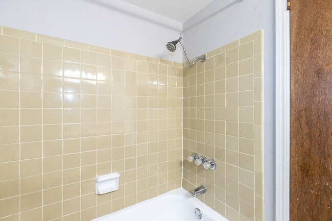 Building Photo - 6125 S Troost Ave