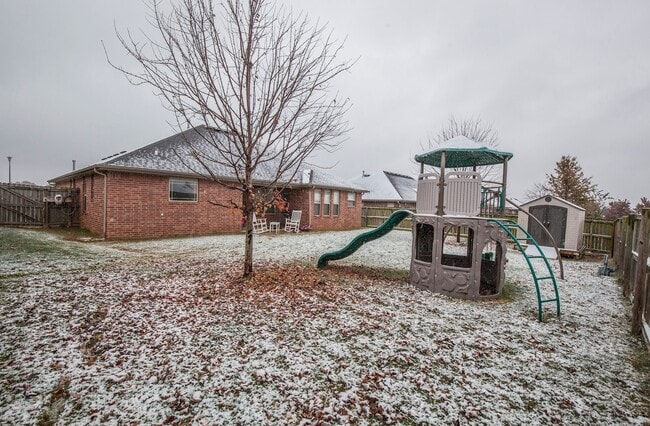 Building Photo - ***1804 SW Sequoia***