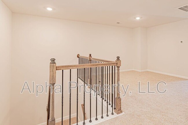 Building Photo - 540 Yellow Fox Rd