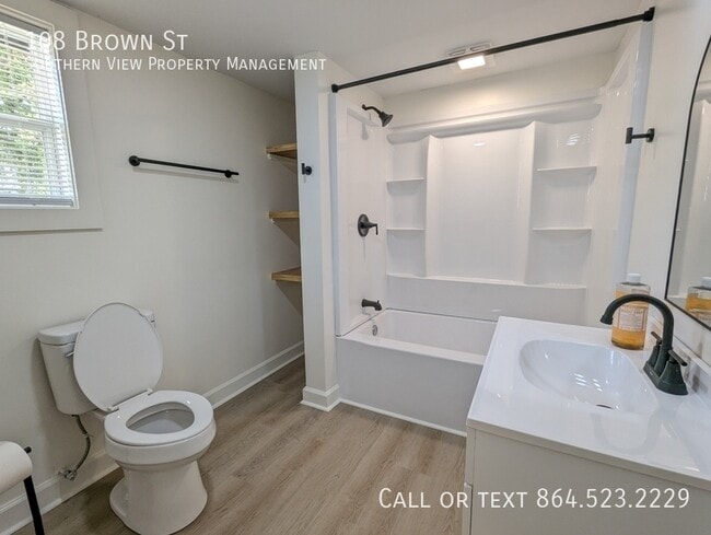 Building Photo - 108 Brown St