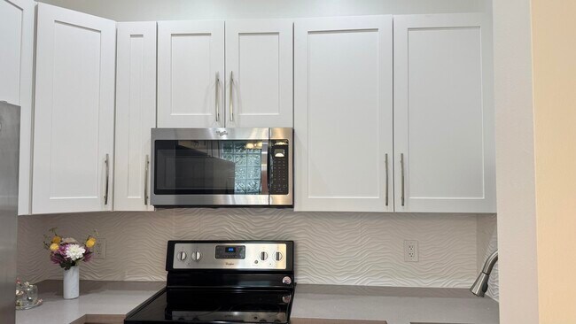 Building Photo - 5438 Verona Dr