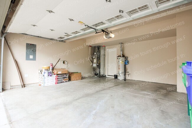 Building Photo - 13640 SE Madena Way