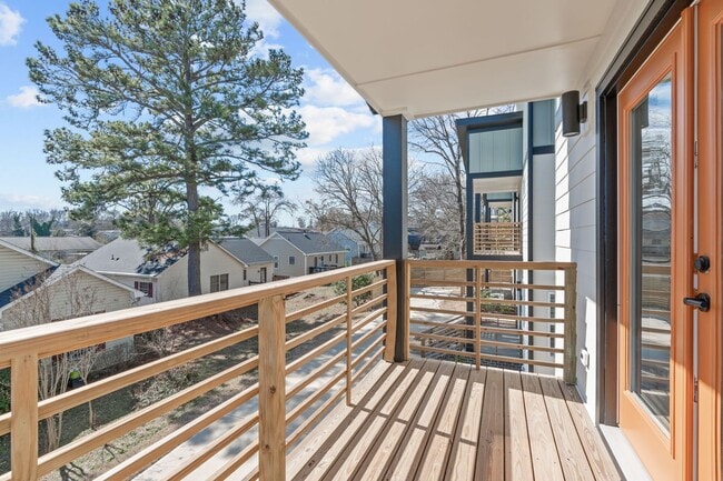 Building Photo - Luxurious Newly Built 3BD, 4BA Downtown Raleigh Townhome with Spacious Balcony and Natural Light ...
