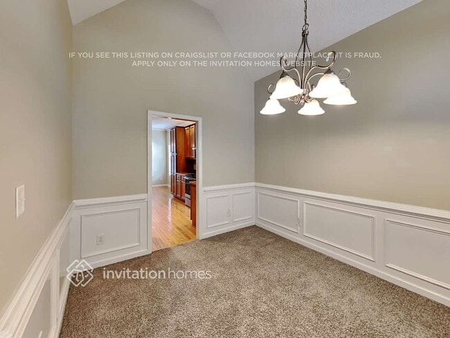 Building Photo - 10 Camden Cir