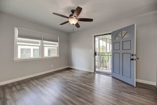 Building Photo - 1048 4th St