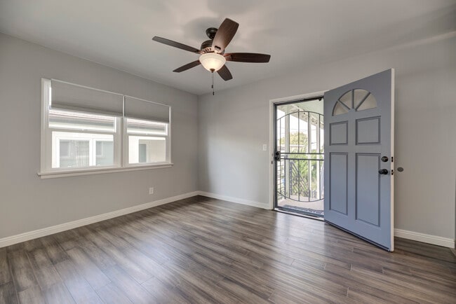 Building Photo - 1048 4th St