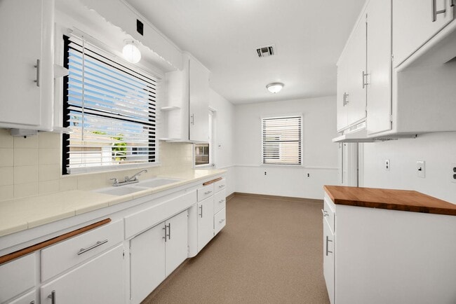 Building Photo - Adorable 2 Bed / 1 Bath Home In Pico Rivera near Birney Tech Academy