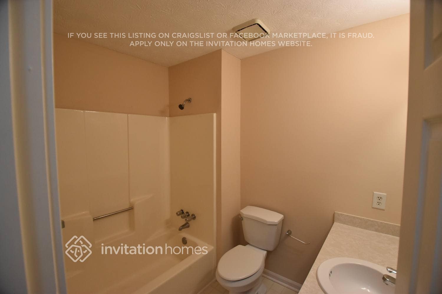 Building Photo - 2204 Post Oak Dr