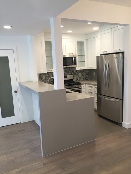 Building Photo - 23621 Del Monte Dr