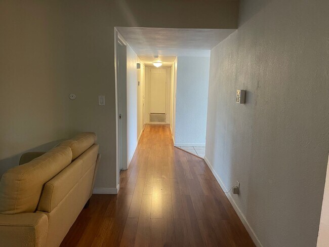 Building Photo - Ideal 4br/2ba single story with chefs kitchen