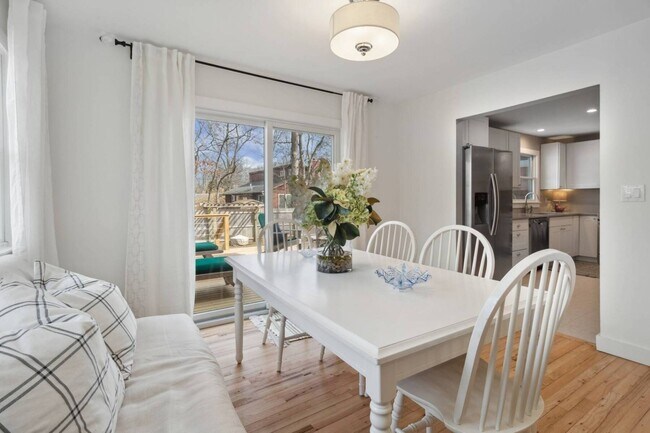 Building Photo - 6 Lincoln Ave