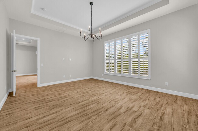 Building Photo - 4720 SW Ardsley Dr