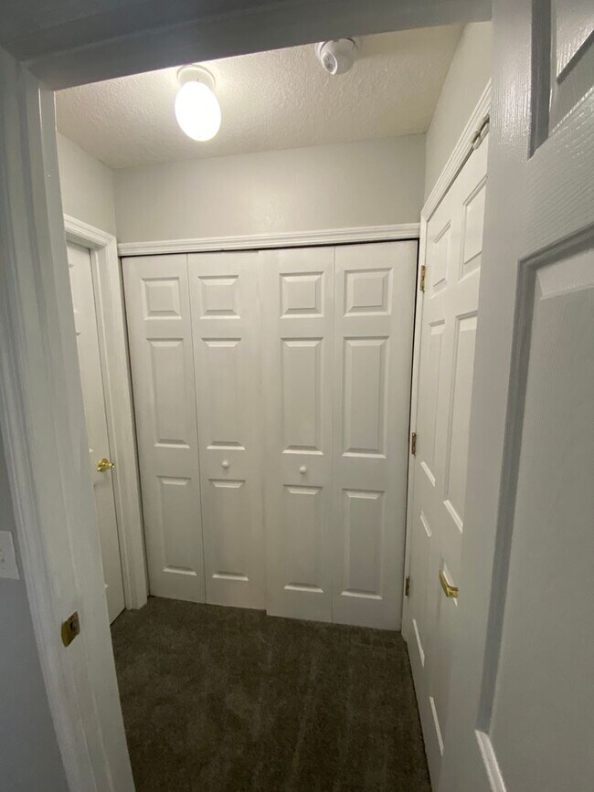 Building Photo - 613 Coconut Palm Way