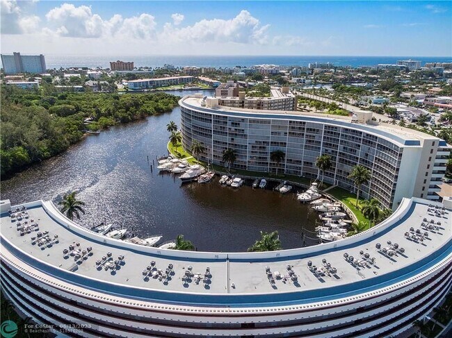 Building Photo - 1523 E Hillsboro Blvd