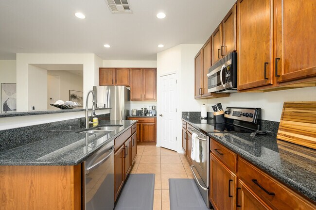 Building Photo - 5538 W Andrea Dr