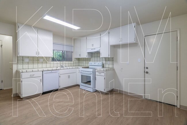 Building Photo - 1803 Westmora Ave