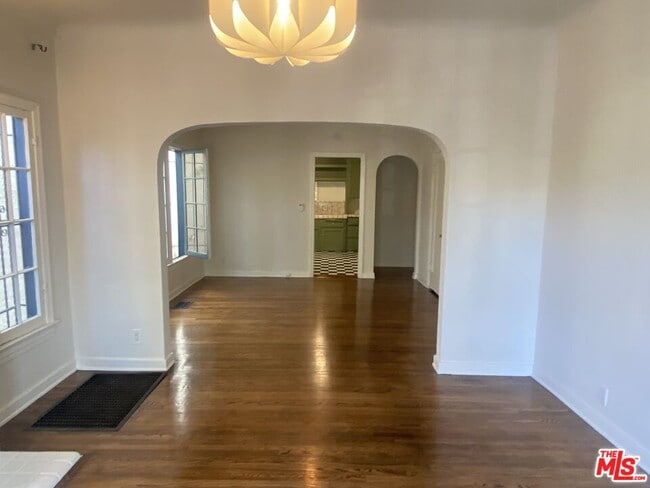 Building Photo - 1125 S Citrus Ave