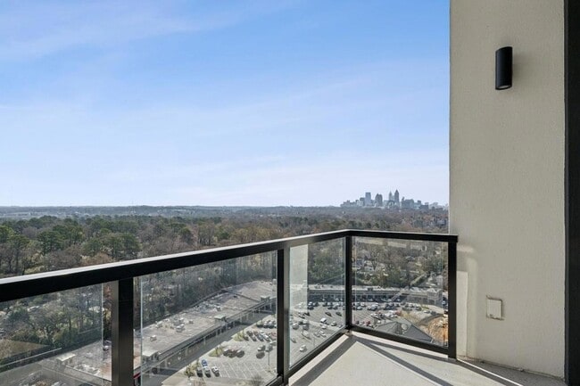 Building Photo - 2425 Peachtree Rd NE