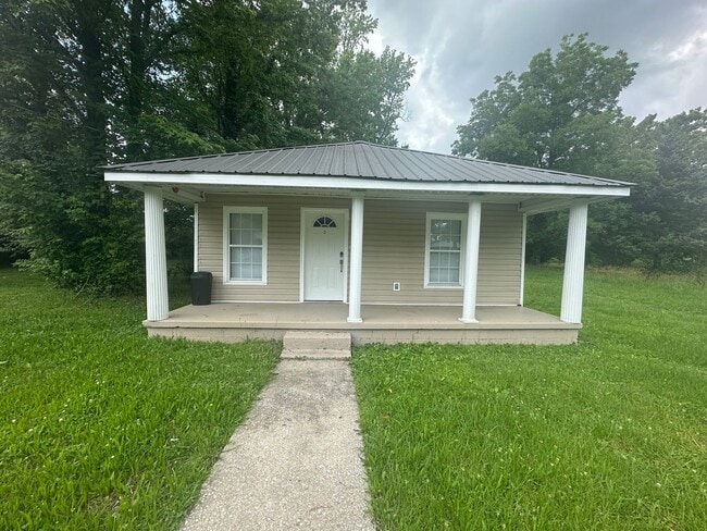 Primary Photo - 1216 Ferron Ave