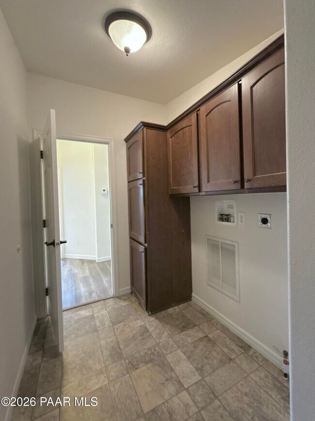 Building Photo - 2828 Jerry St