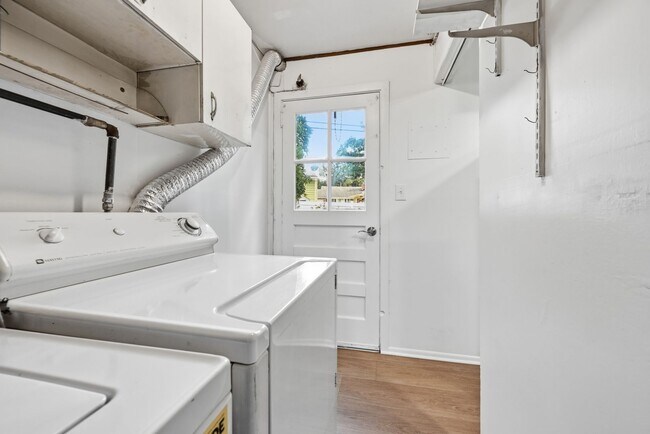 Building Photo - 1403 Uelen Ct