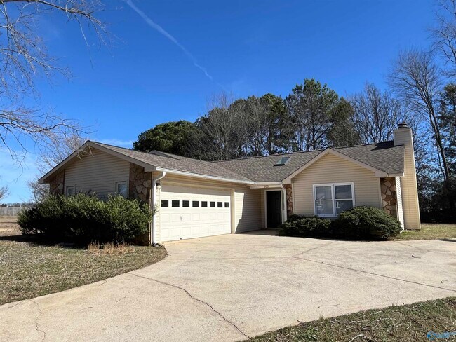 Building Photo - 105 Bellhurst Cir