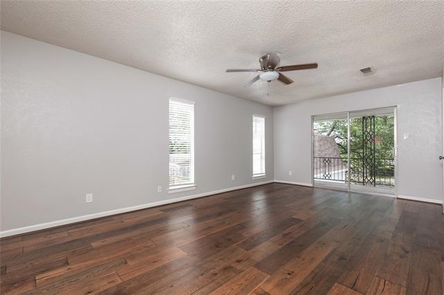 Building Photo - 2225 Park Hill Dr