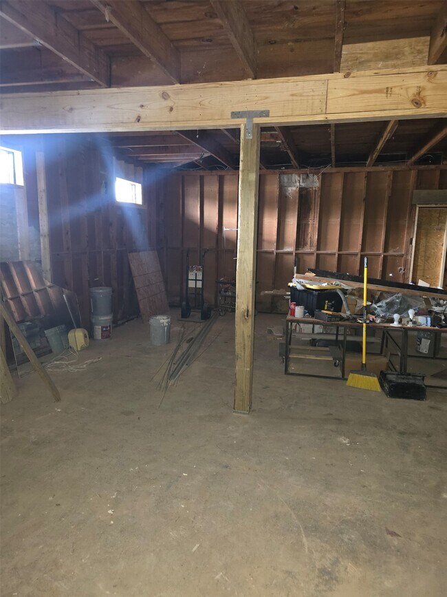 Building Photo - 3619 Reed Rd