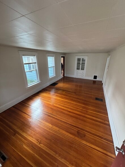 Building Photo - 87 Highland Ave