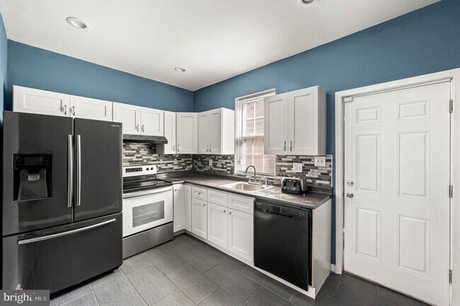 Building Photo - 1510 W York St