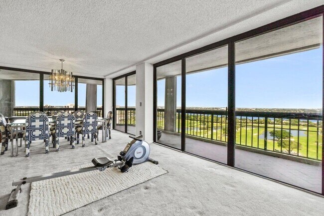 Building Photo - 1900 Consulate Pl