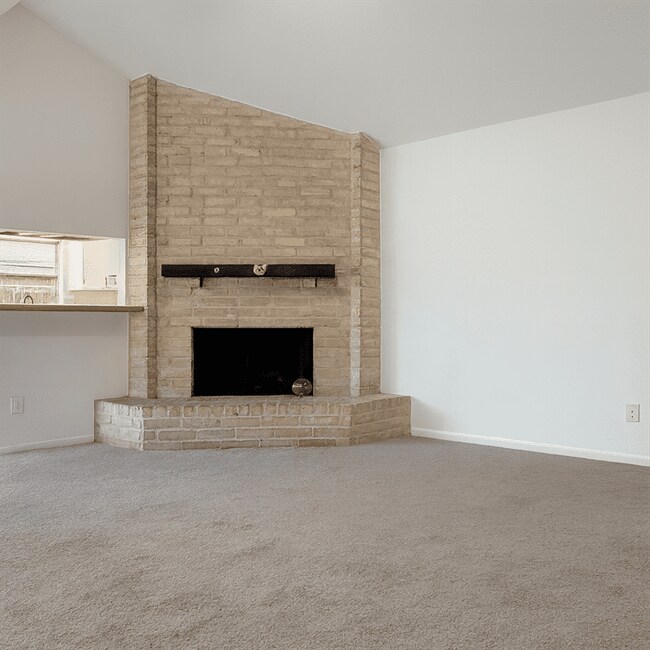 Building Photo - 7015 Maple Fox Dr