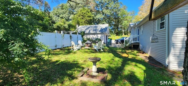 Building Photo - 1555 Byam Rd