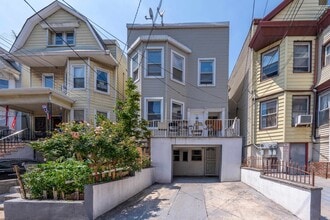 Building Photo - 73 Van Reypen St