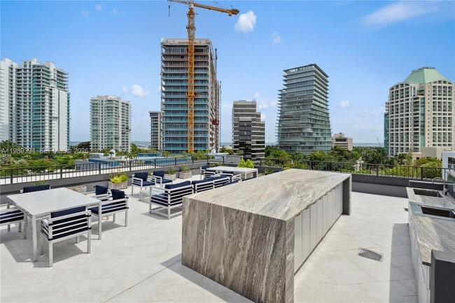 Building Photo - 3156 SW 27th Ave