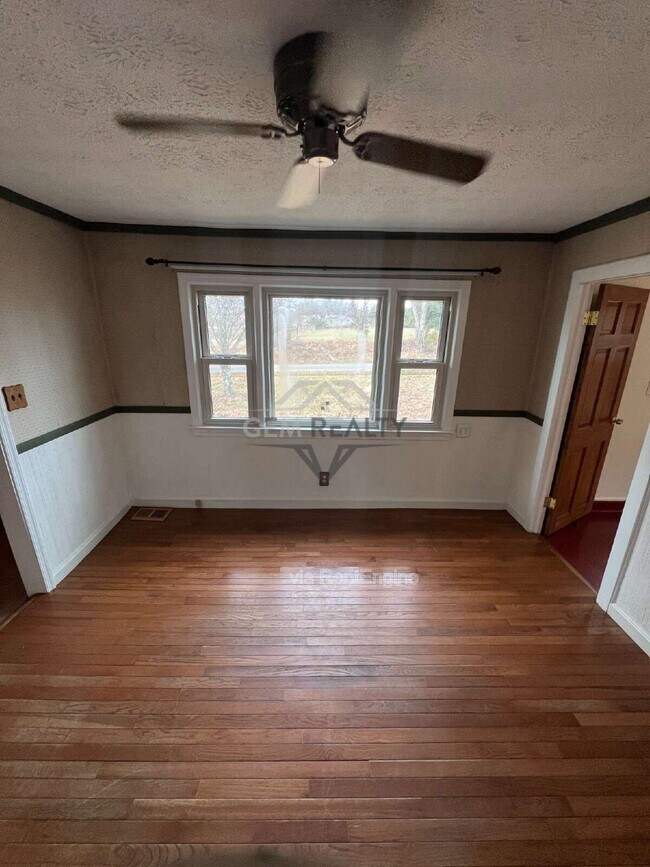 Building Photo - 1244 Mountain View Rd