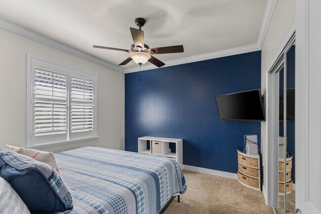 Building Photo - 1509 SW Mockingbird Cir