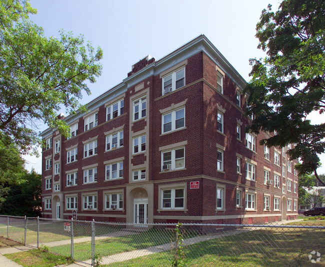 Building Photo - Parkview Apts