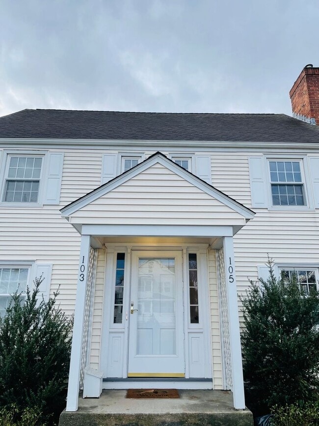 Building Photo - Seymour