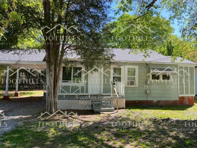 Primary Photo - Affordable 3 Bedroom Home Near Hwy 28 with...