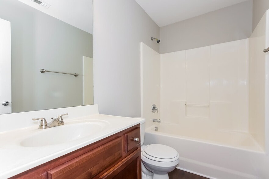 Building Photo - 5028 Magnasco Ln