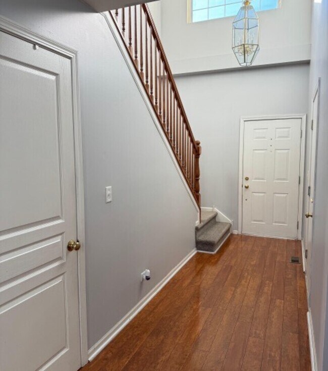 Building Photo - 9363 Rainsford Dr