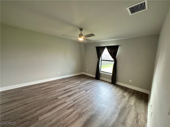 Building Photo - 1420 Gleason Pkwy