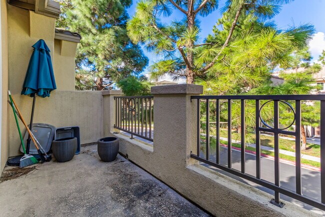 Building Photo - 1429 Caminito Sardinia