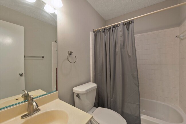 Building Photo - 13715 Ludgate Pass