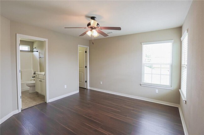 Building Photo - 626 N Tennyson Ln
